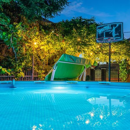 Provence Apartment Arad Bagian luar foto